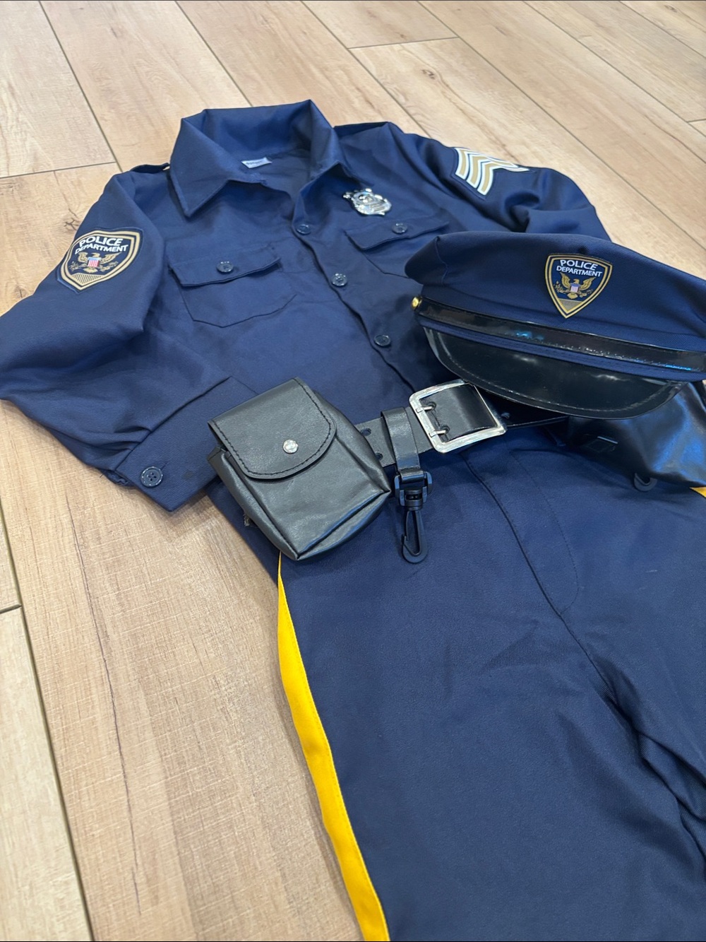 Spirit Deluxe Police Officer Costume - Navy Blue with Yellow Stripe - Picture 6 of 12